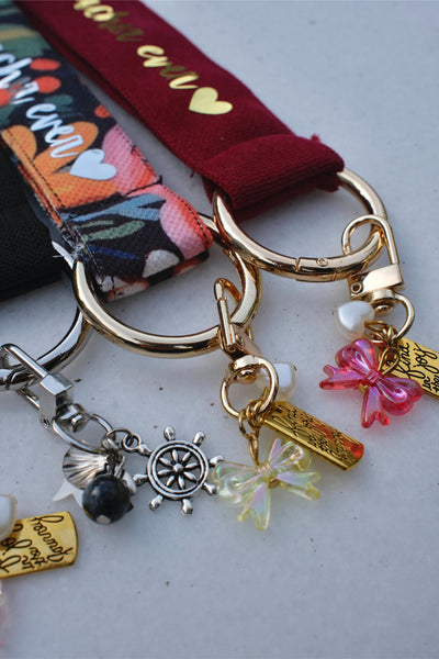 LOVEBERRY KİŞİSELLEŞTİRİLEBİLİR BEST TEACHER EVER YAZILI ÇİFT TARAFLI ANAHTARLIK