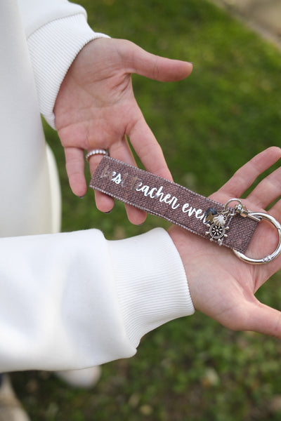 CLAY KİŞİSELLEŞTİRİLEBİLİR BEST TEACHER EVER YAZILI ÇİFT TARAFLI ANAHTARLIK